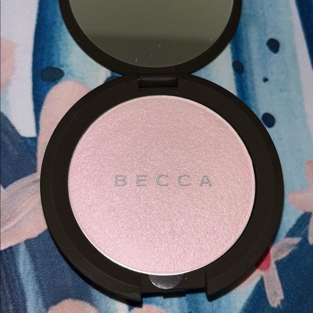Becca Shimmering Skin Perfecter Highlighter in Prismatic Amethyst